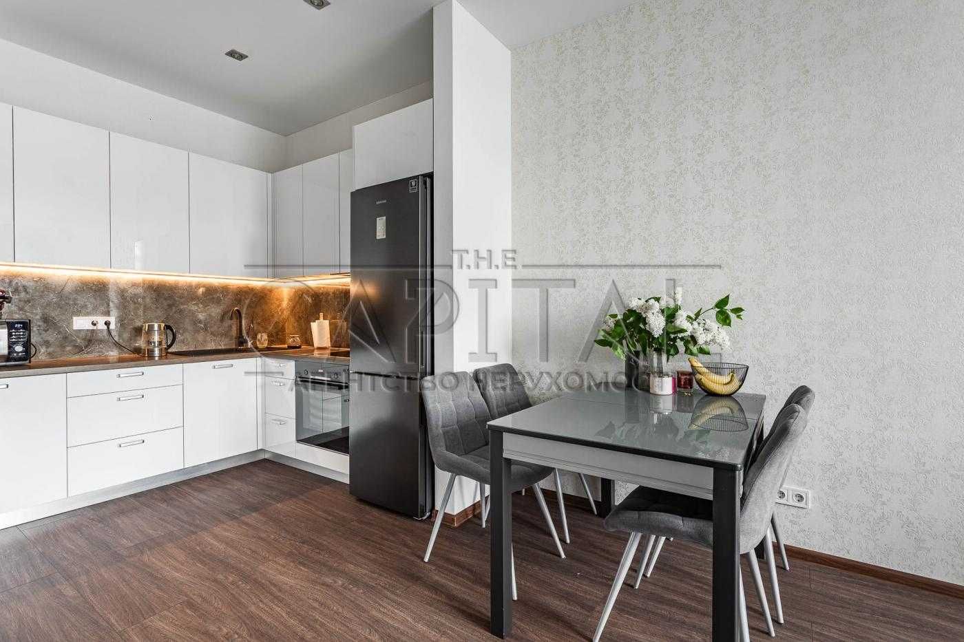 Premium 47m² Apartment in Zymchuka Street, Pechersk District