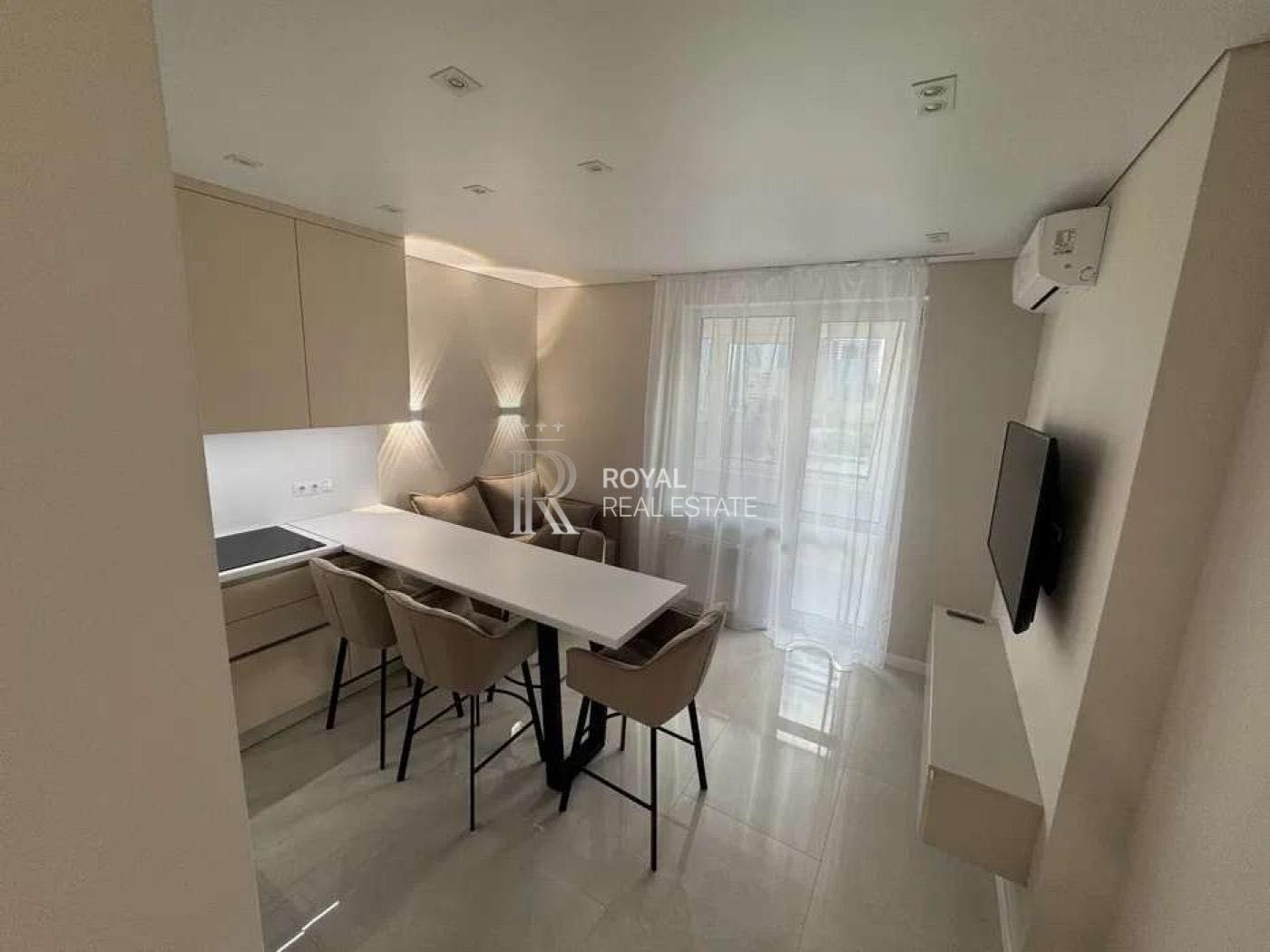 Stylish 1-bedroom apartment in Shevchenkivskyi district, city center