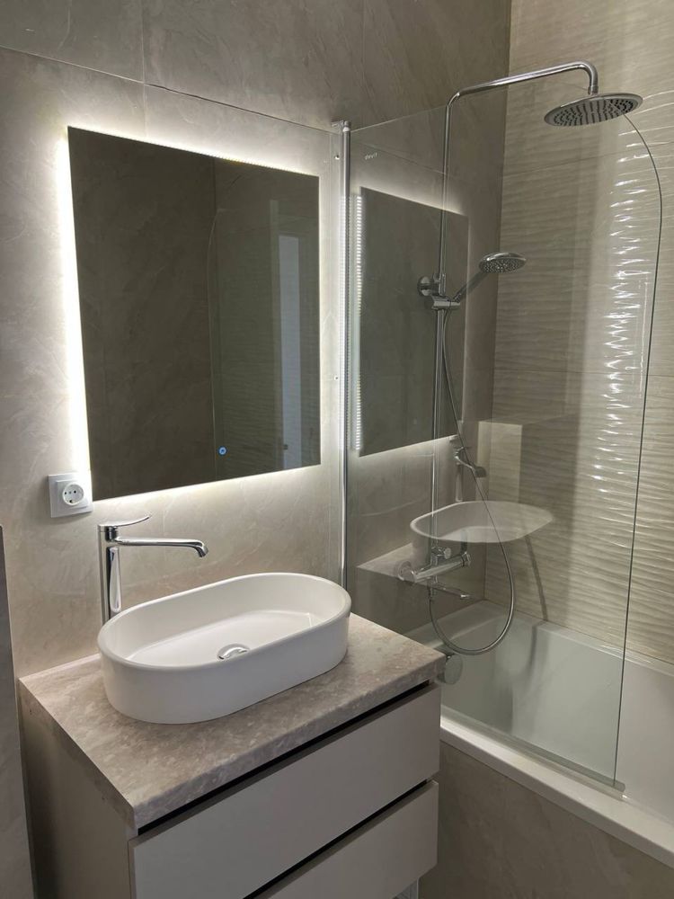 Modern Studio Apartment with Panoramic Windows and Full Amenities