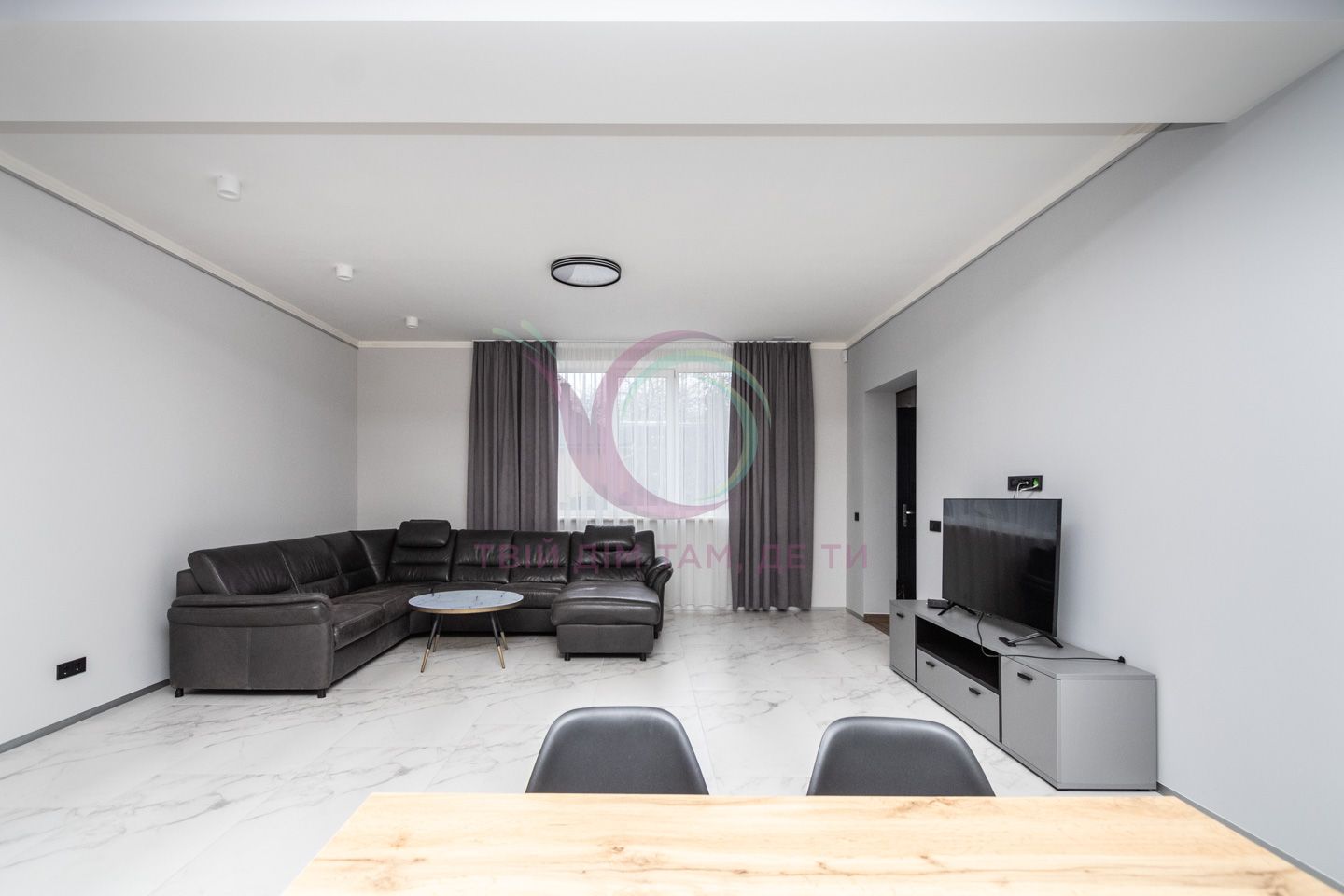 Modern 2-Room Apartment with High-Quality Renovation