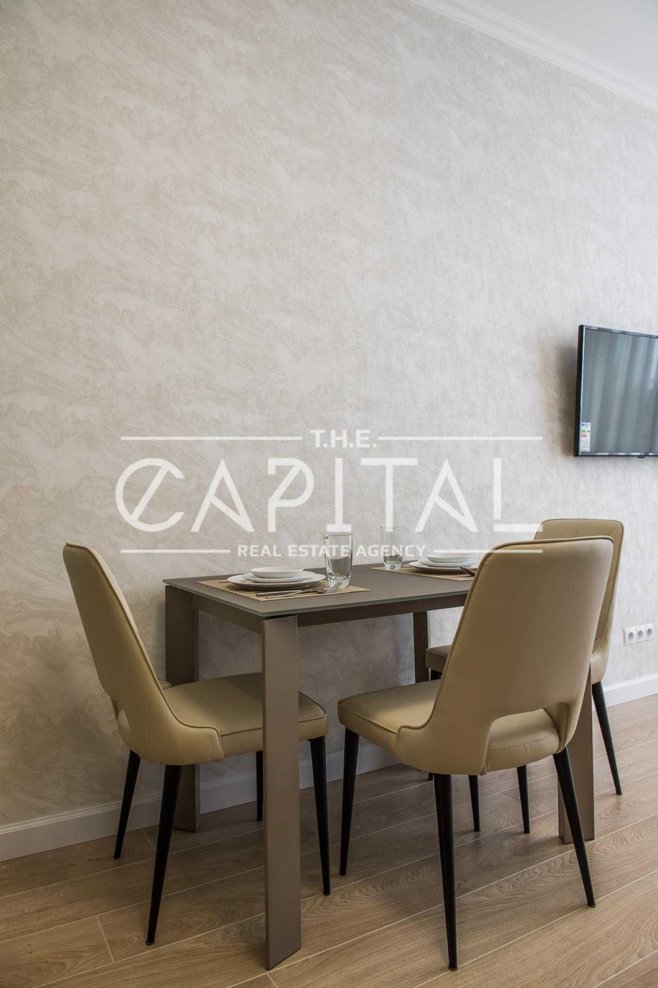 Designer Renovation Apartment with City View near Palats Ukrainy Metro