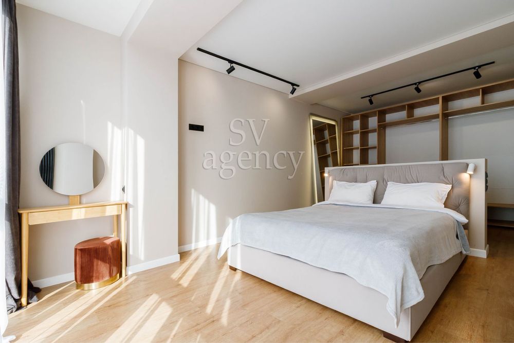 Designer 1-Bedroom Apartment in Pechersk, Central Kyiv
