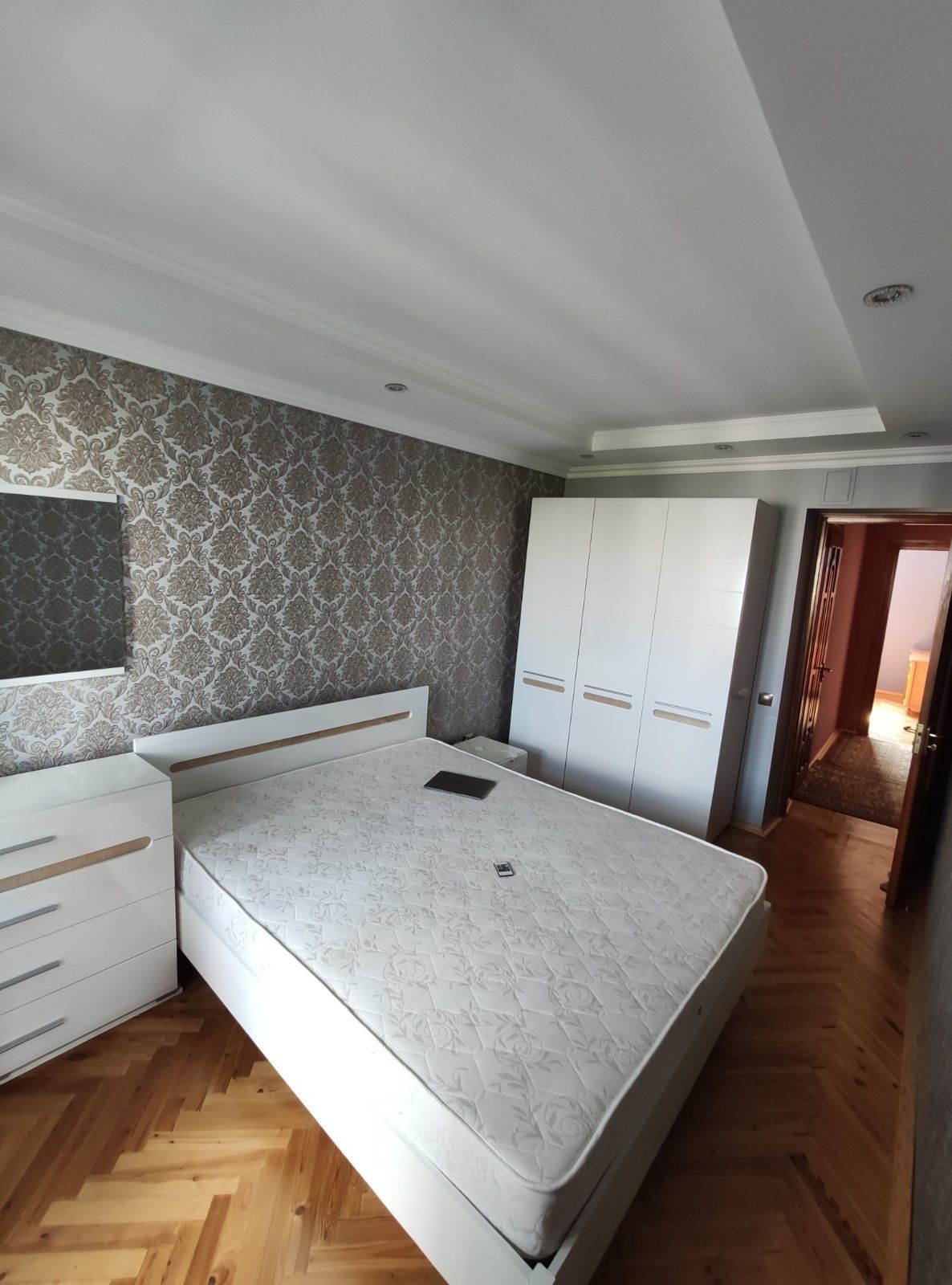 2-Room Apartment on Mazepy Street with Fresh Renovation