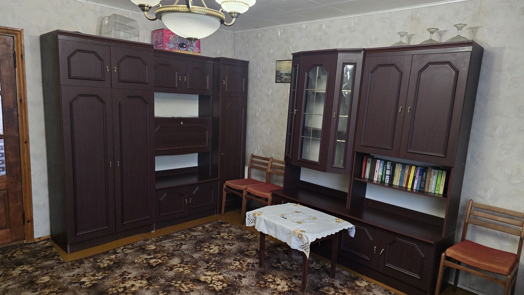 Повністю облаштована квартира з комунальними послугами