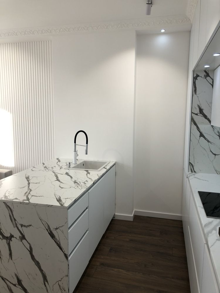 Spacious Apartment with Designer Interior and Modern Amenities