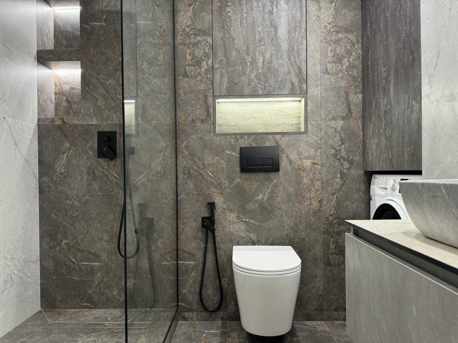 2-Room Apartment in Manhattan Complex, 14th Floor, Author's Design
