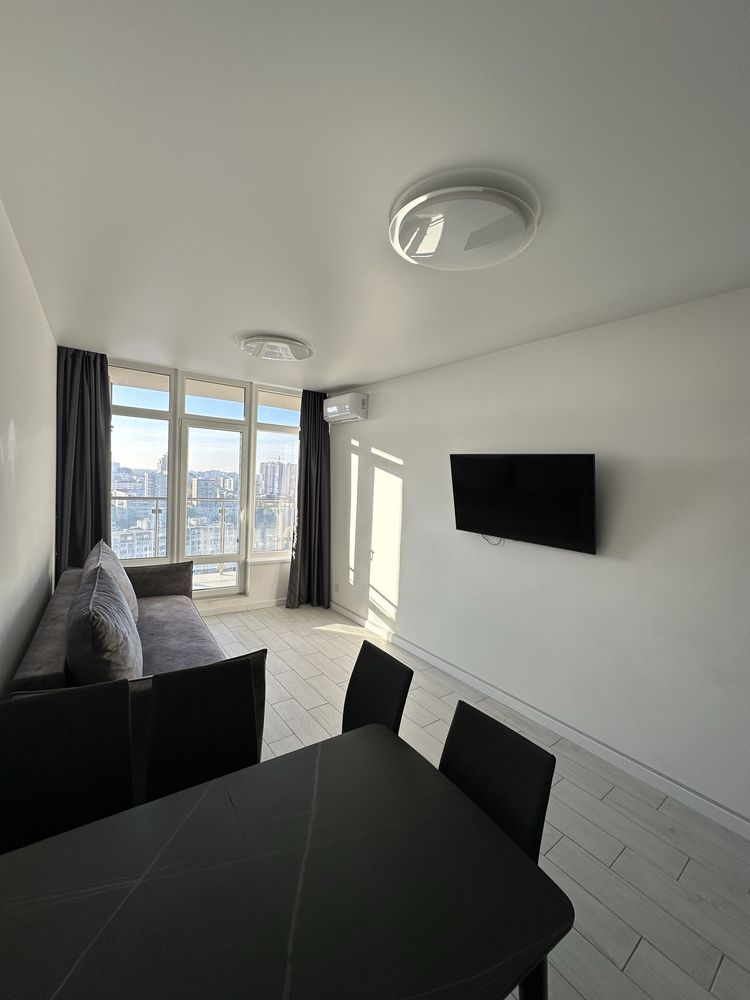 Modern 2-Bed Apartment with Sea View in Arcadia