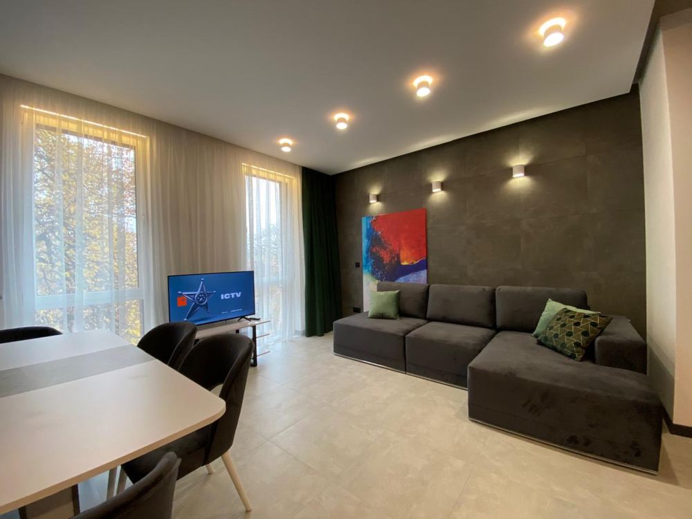 Stylish 1.5-room apartment in city center with designer interior
