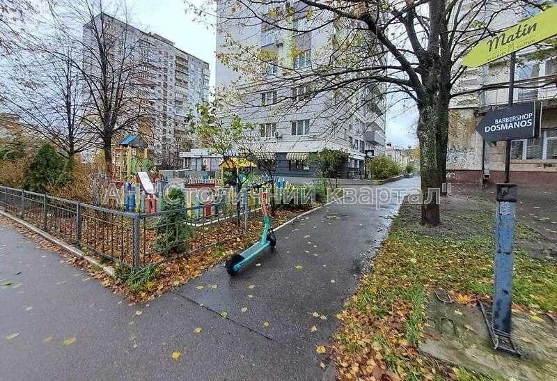3-Bedroom Apartment in Silver Tower near Lukyanivska Metro
