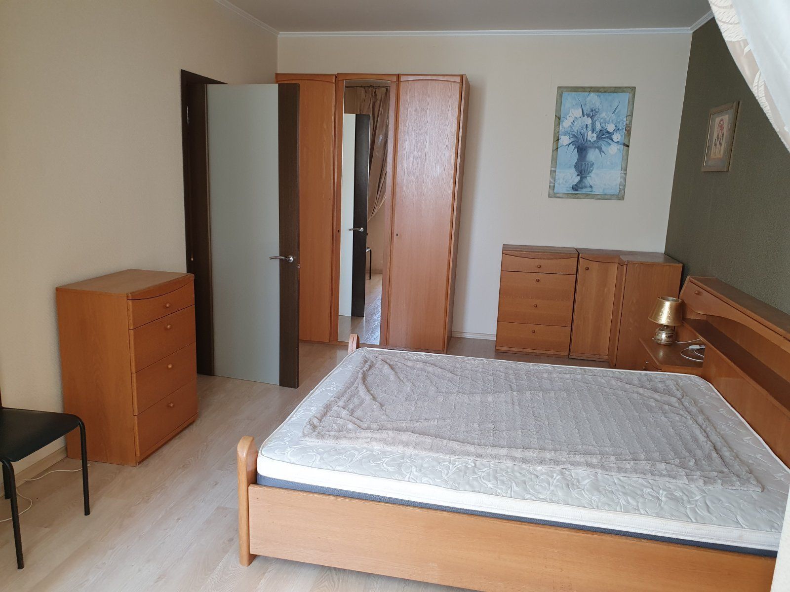 Жеңіс Паркінің жанындағы студия және жаттық бөлме, 60 шаршы метр, толық жабдықталған