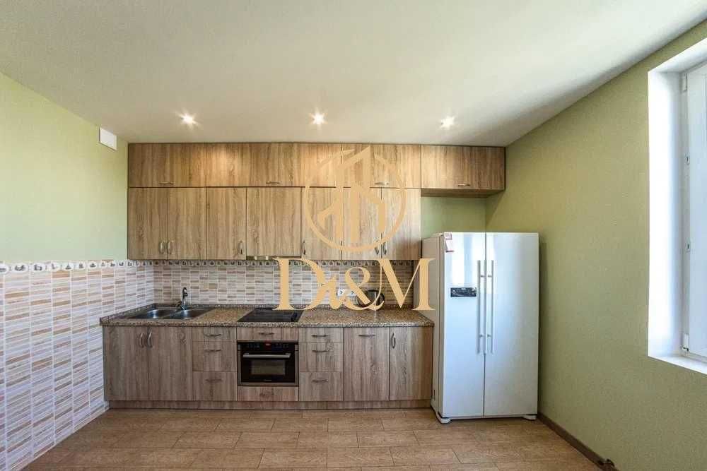 Modern 3-Bedroom Apartment Near Demiivska Metro