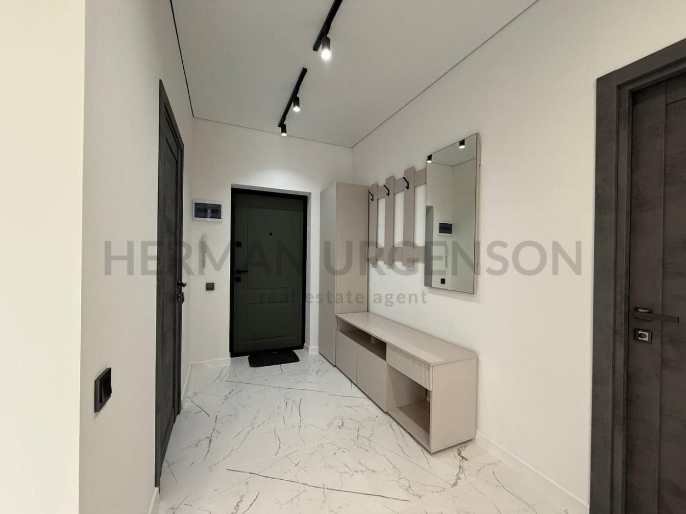 Central City One-Bedroom Apartment with Designer Renovation