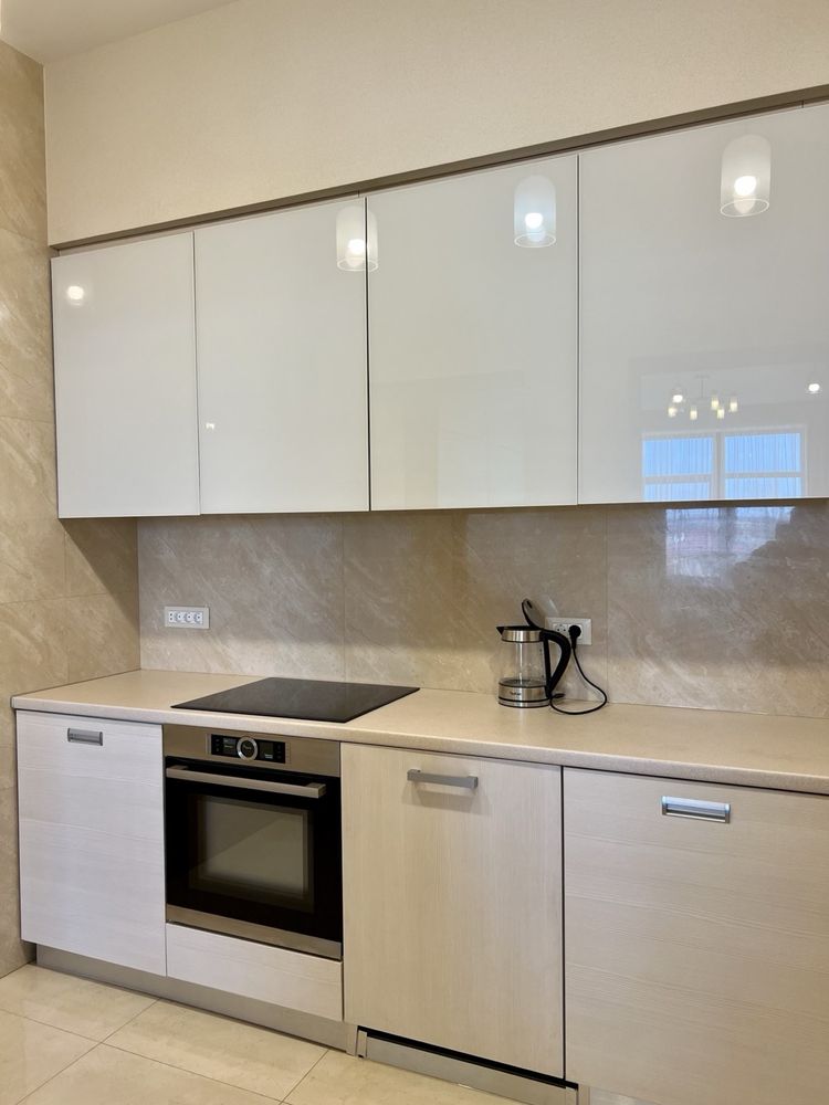 Modern 2-Bedroom Apartment with Sea View on French Boulevard