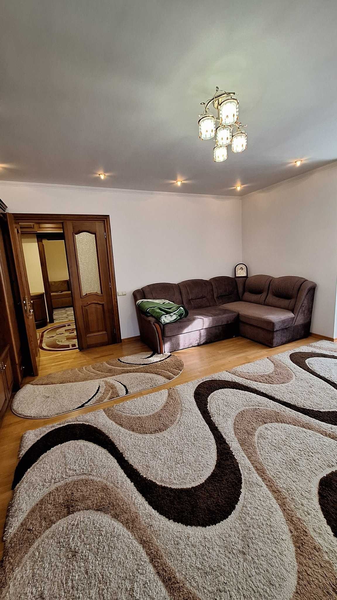 Spacious Modern Apartment with Designer Renovation