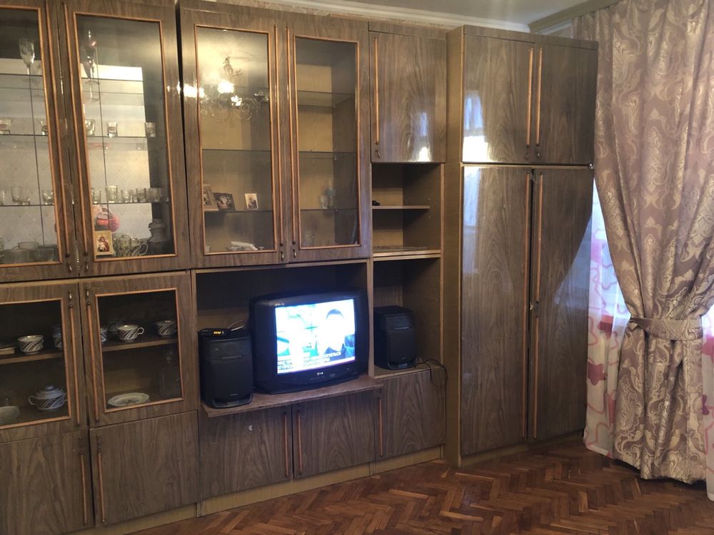 1-Room Apartment near Livoberezhna Metro, Comfortable Location