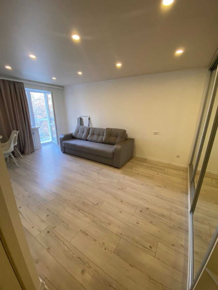Modern Studio Apartment with Full Kitchen Equipment