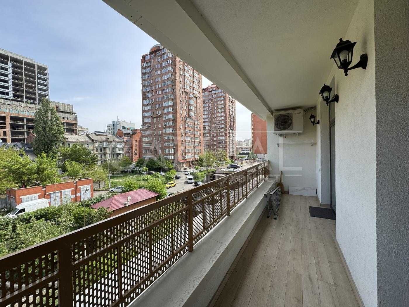 Stylish 2-Room Apartment in Kiev City Center with Terrace