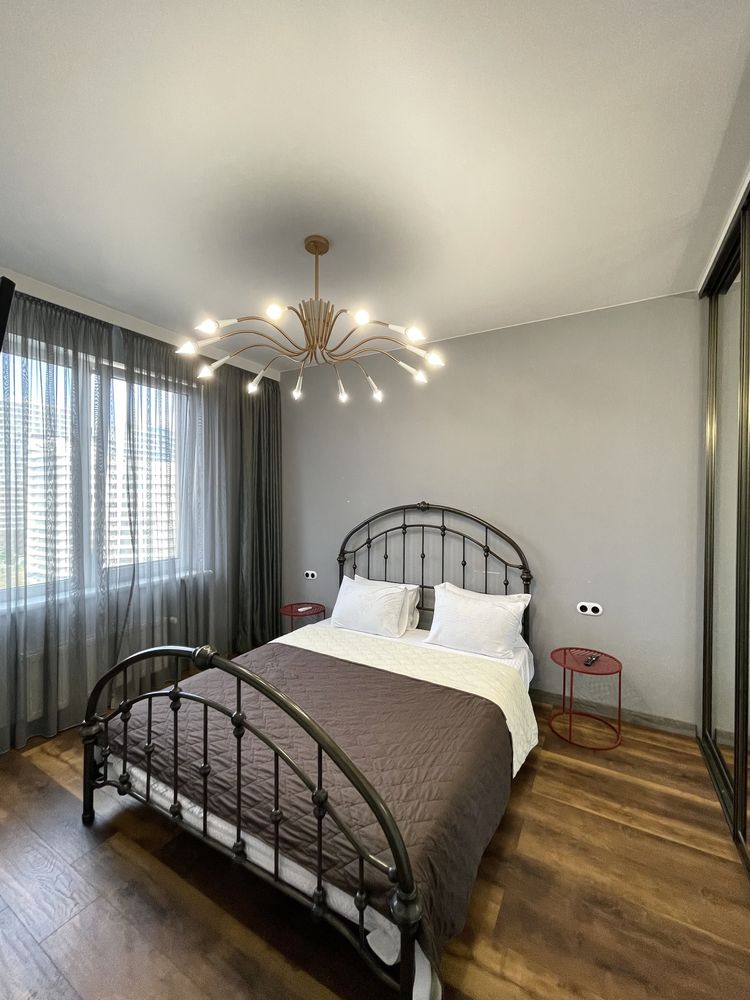 Apartment at 35 Pearl, Literaturnaya Street