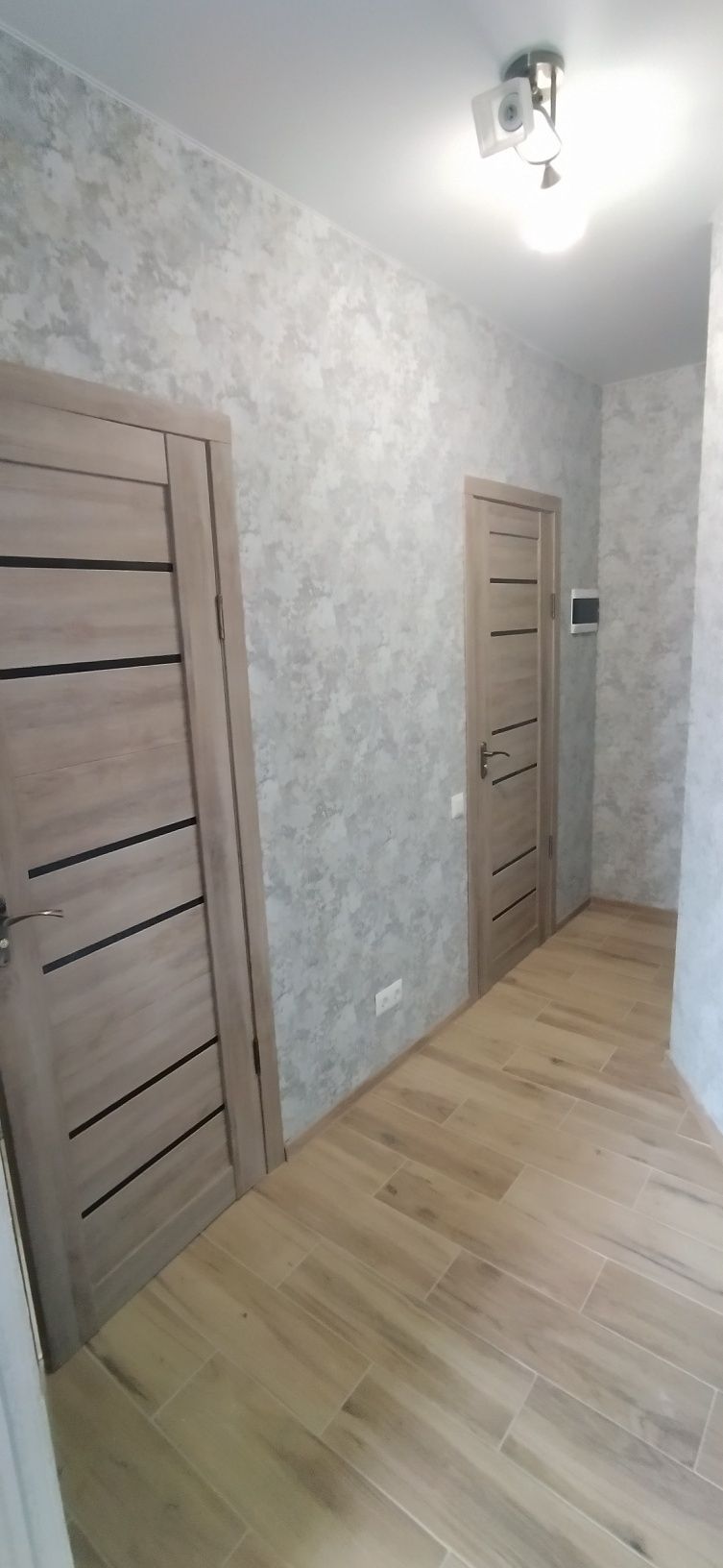Modern Studio Near Metro with Lake View