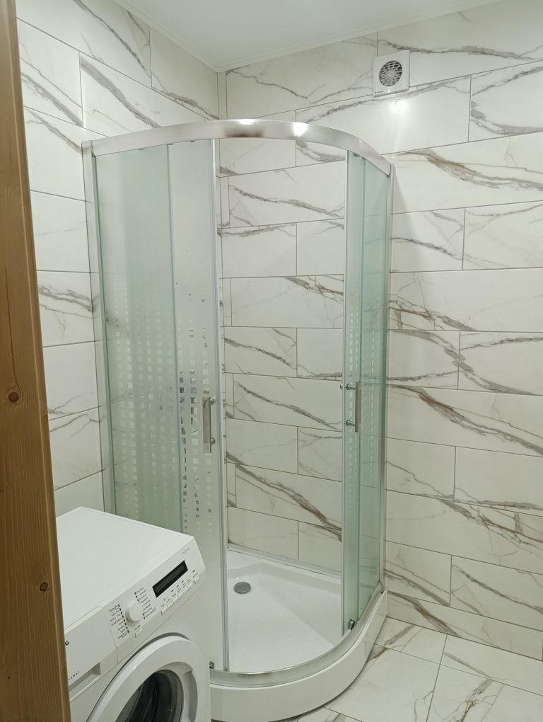 Modern Renovated Apartment with Full Amenities