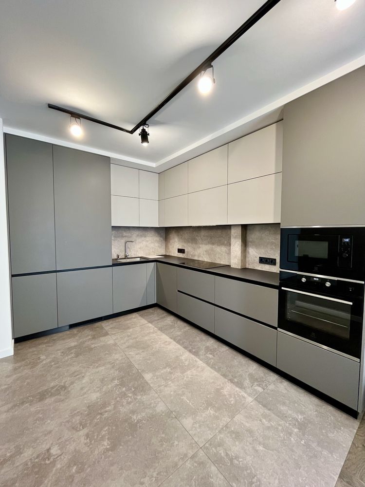 3-Room Apartment with Studio Kitchen in Avalon Time Complex