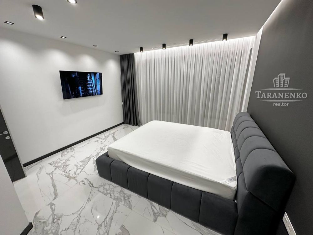 Spacious 160m² Apartment in Bartolomeo Complex with Terrace