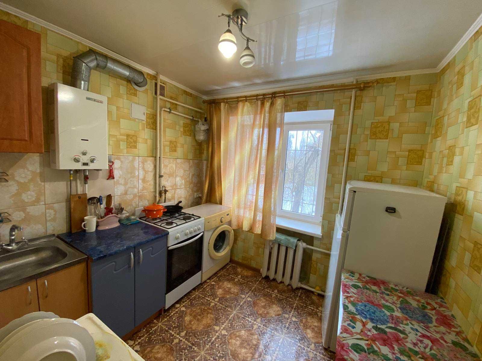 Cozy One-Bedroom Apartment with Balcony Near Market