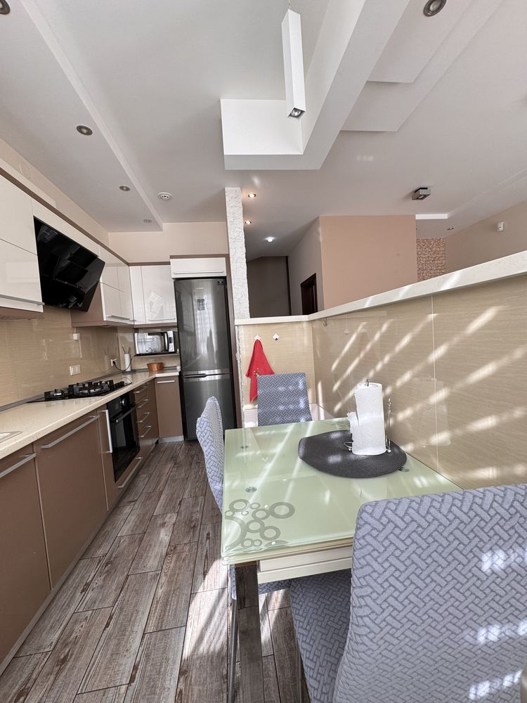 Two-level, two-bedroom apartment with private amenities