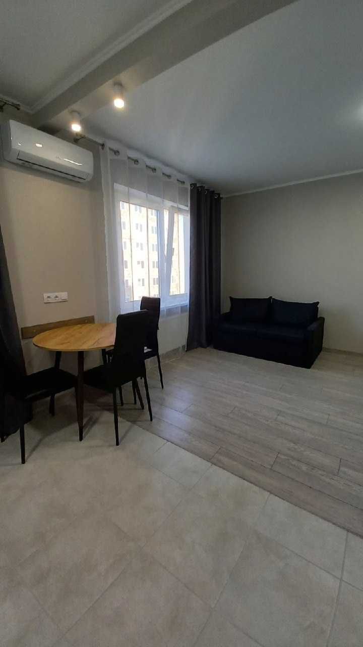 1-Bedroom Apartment near Poznyaki Metro, Modern Renovation