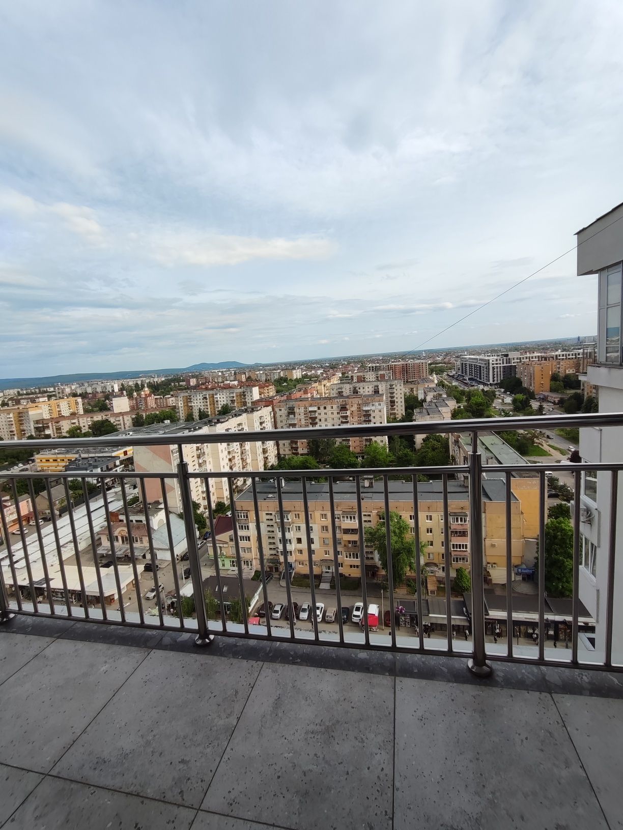 Spacious Apartment in Tokyo Residential Complex, Uzhhorod with City Panoramic View