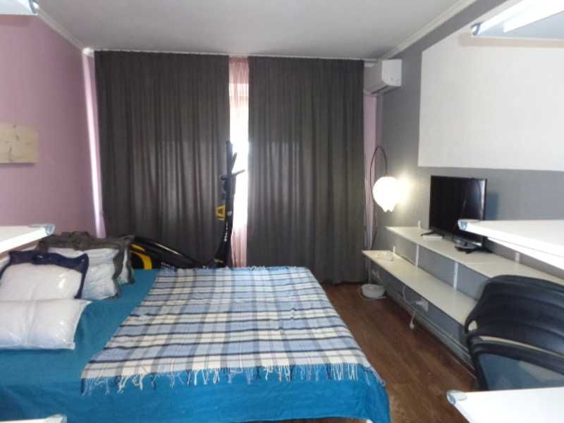 2-Room Apartment in Uzhhorod, Central Location, Fully Furnished