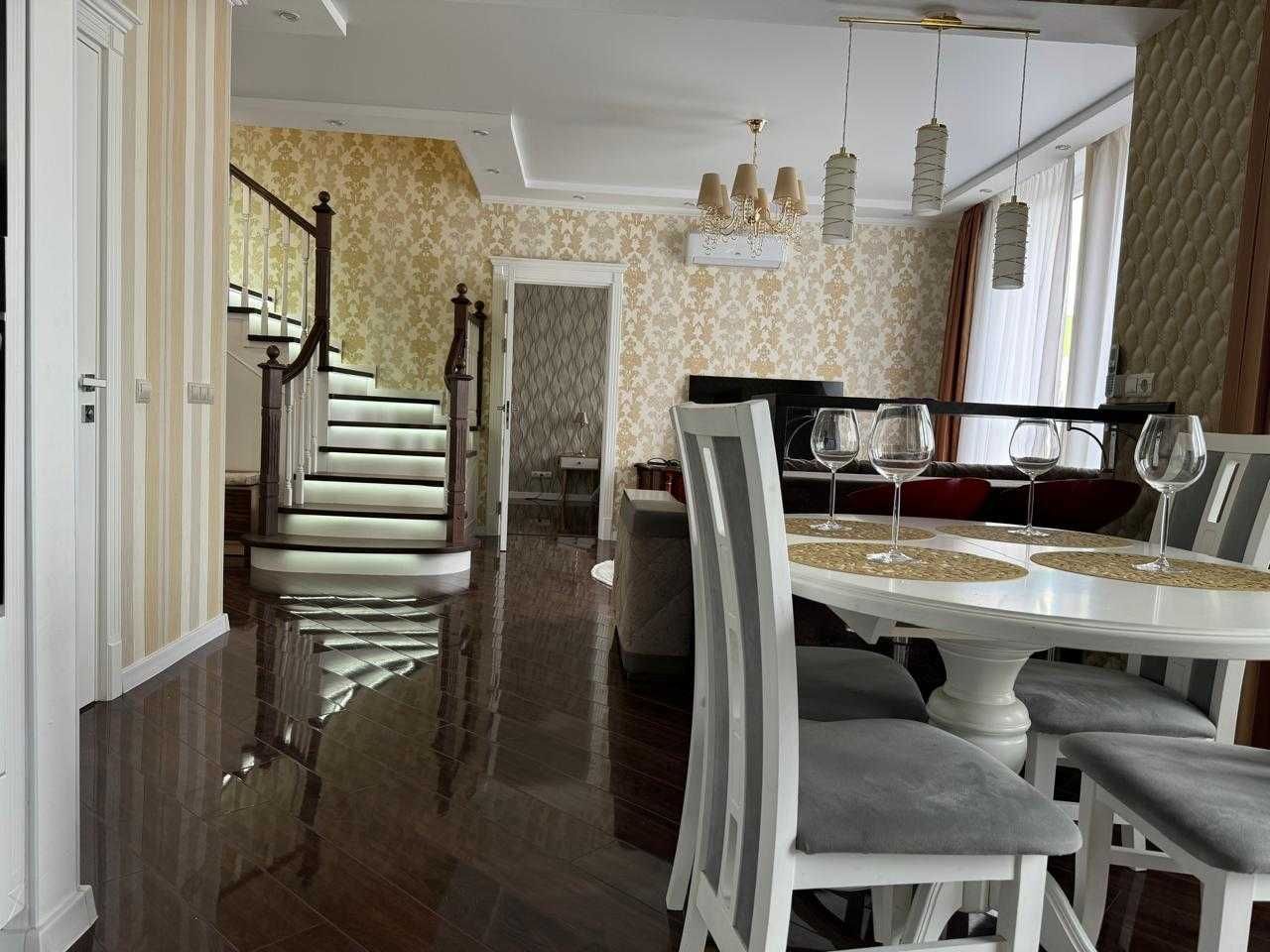 Two-level apartment in Nivki Park complex, near metro, with designer renovation