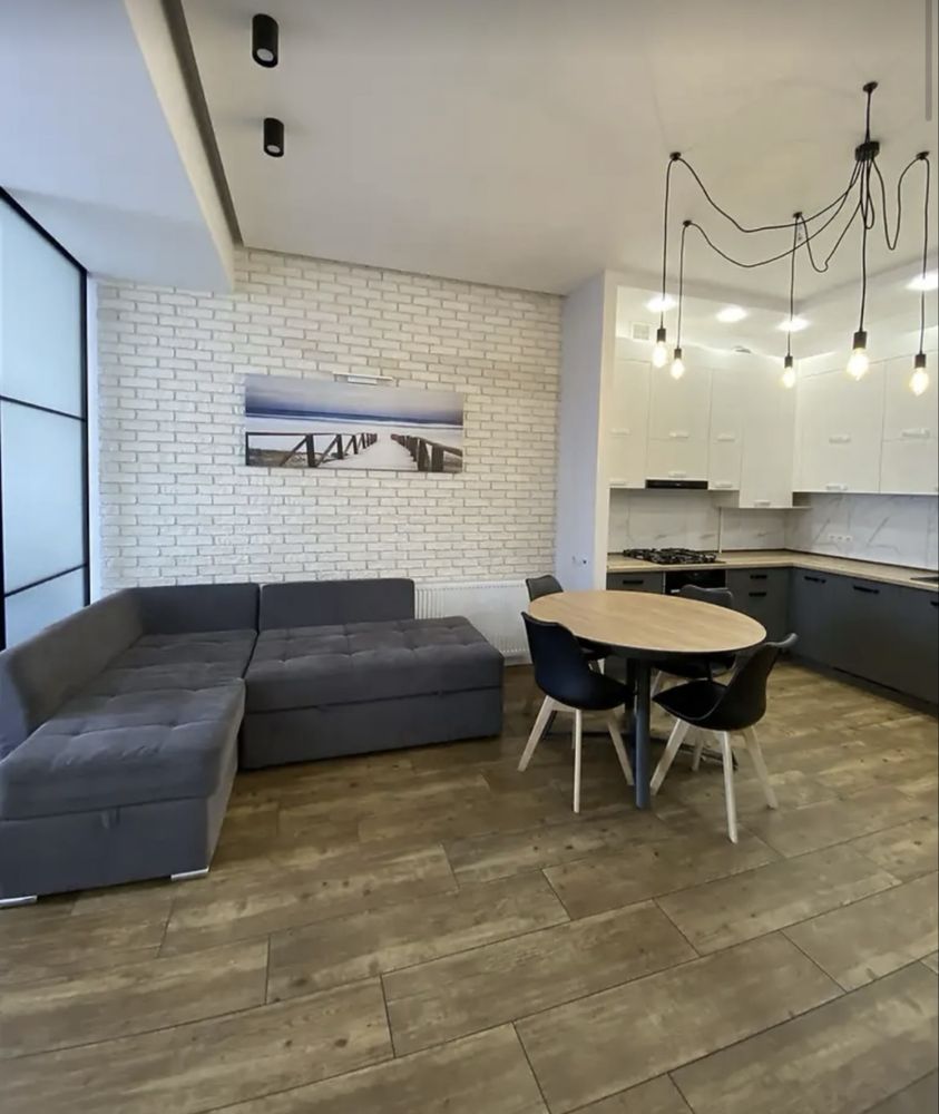 2-Bedroom Apartment with Designer Renovation