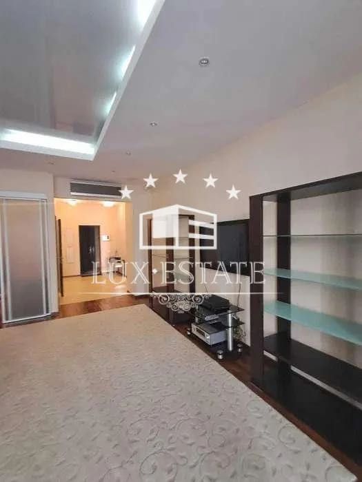 Spacious 2-Room Apartment in Pioneer Complex, Trinklera Street