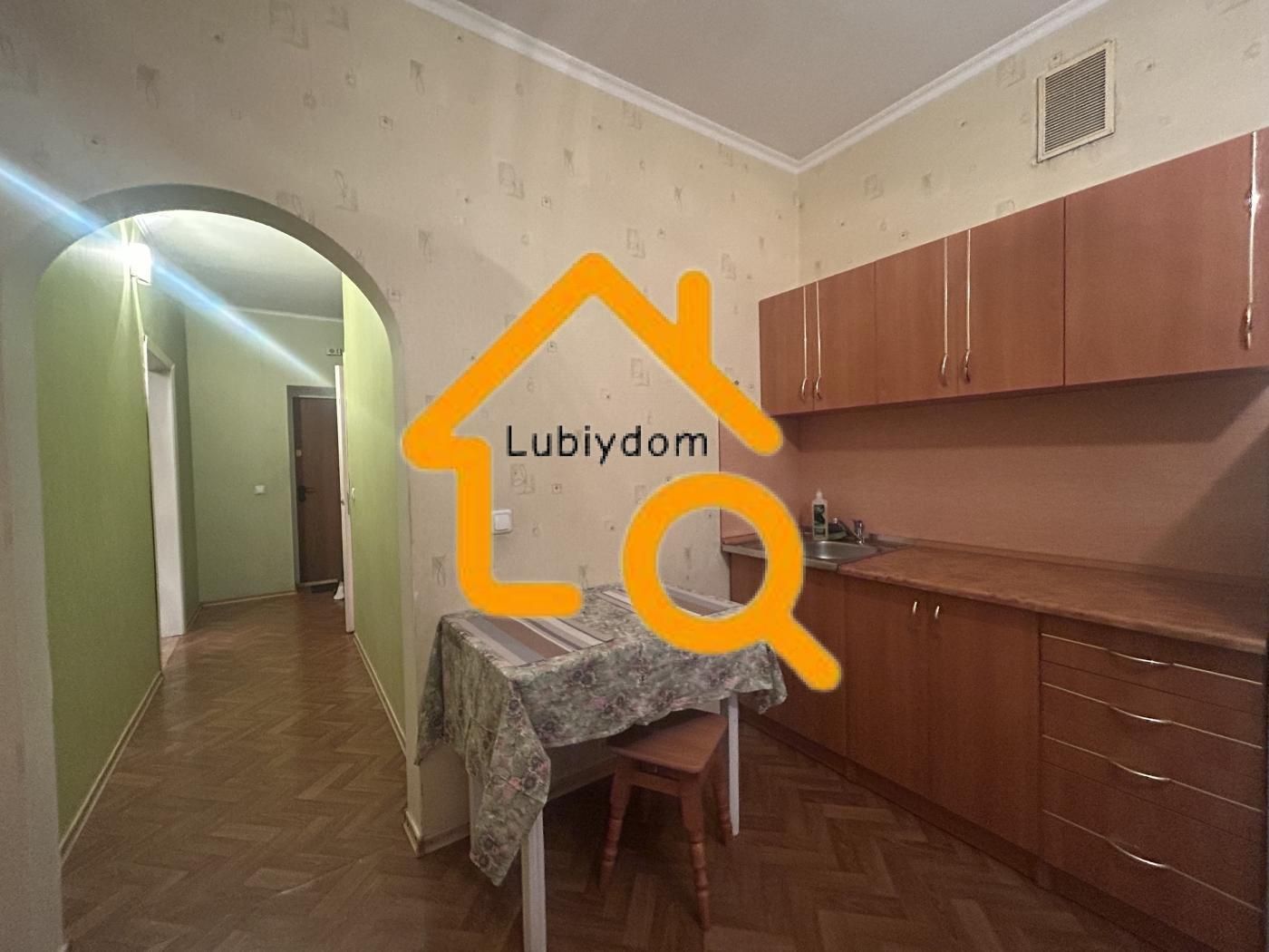 1-bedroom apartment in city center with full amenities