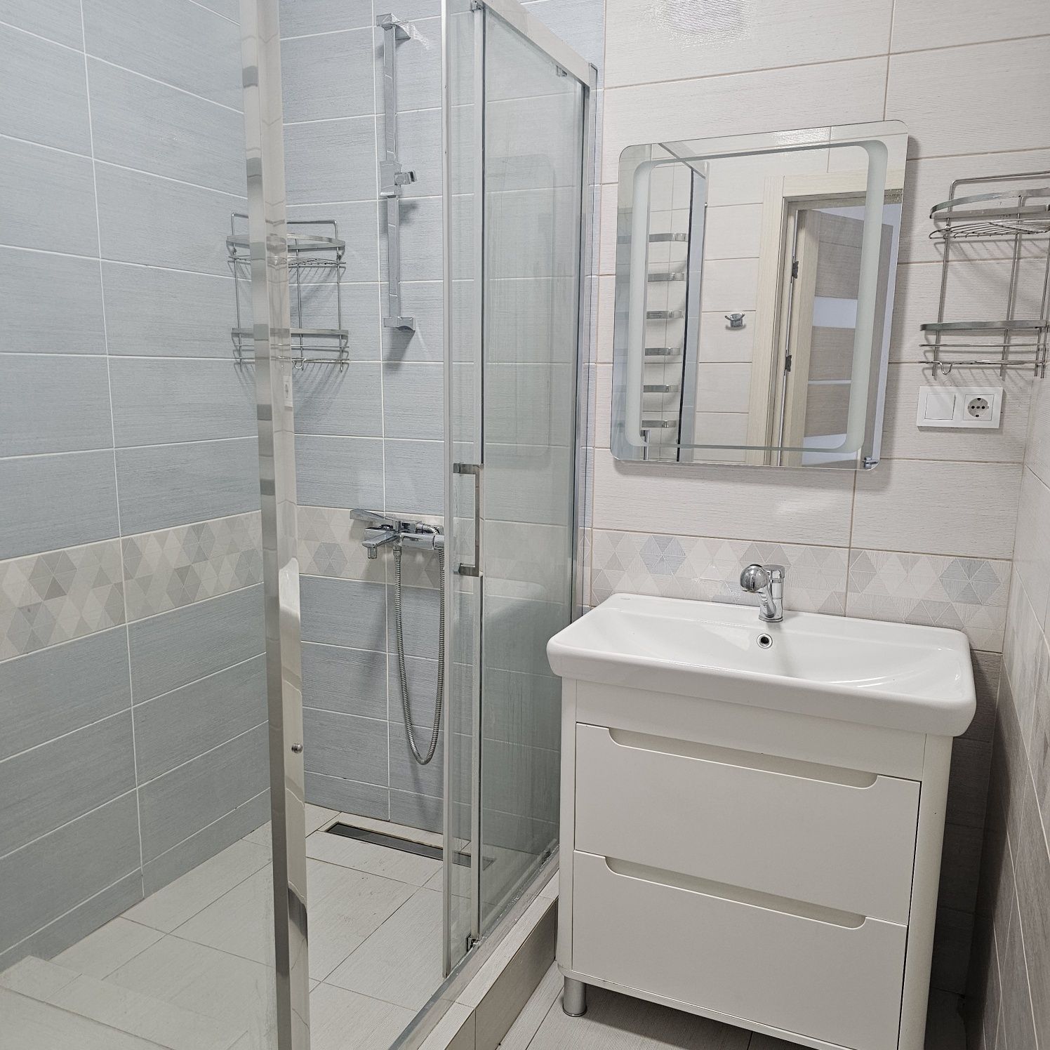 Two-room apartment for long-term rent, new building on Myska (Vrubel) Street