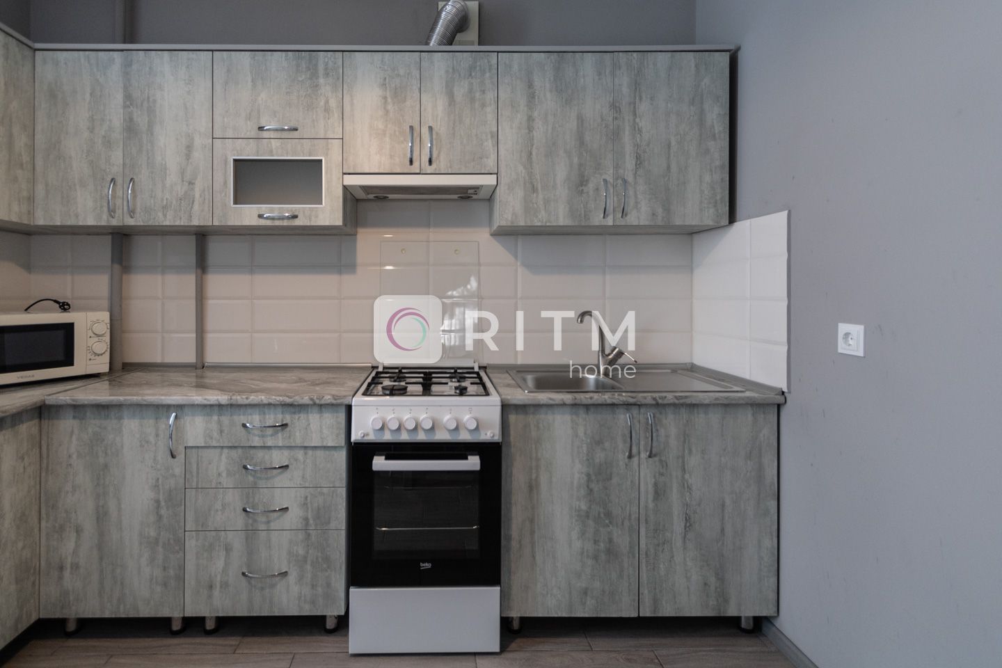 1-Room Apartment in City Center with Modern Renovation
