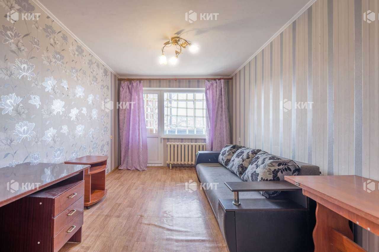 Spacious 2-Room Apartment Near Victory Park