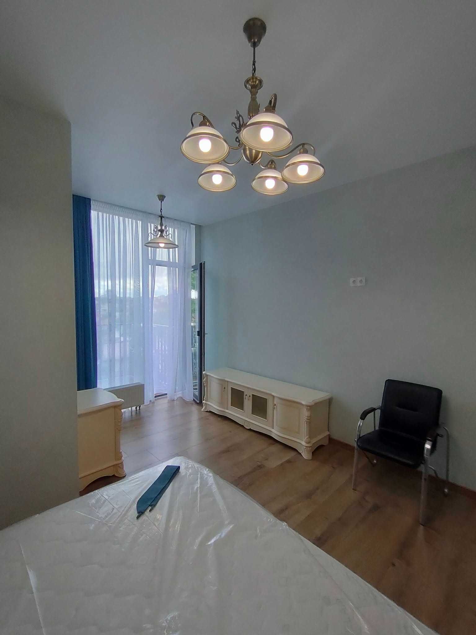 3-Bedroom Apartment at Avdeeva-Chernomorskogo 7, Spacious and Brand New