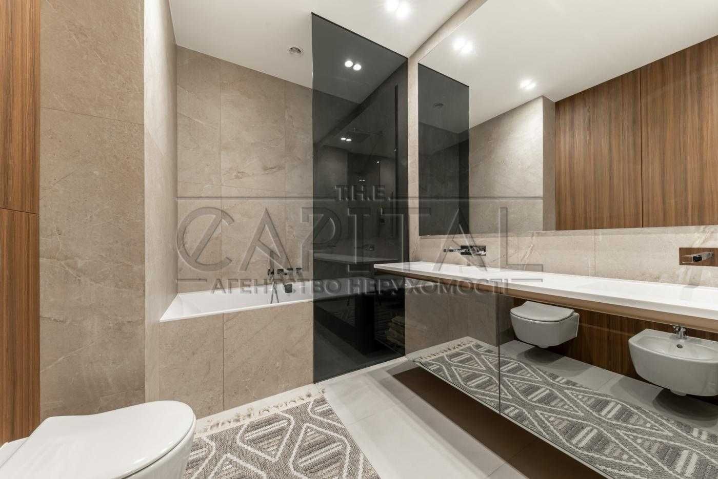 Stylish 3-Bedroom Apartment in Novopecherski Lipki Complex