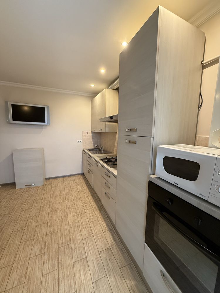 One-bedroom apartment near Precarpathian University with balcony and floor heating