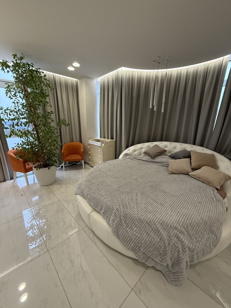 Modern 120m² Apartment Near Forest with Designer Renovation