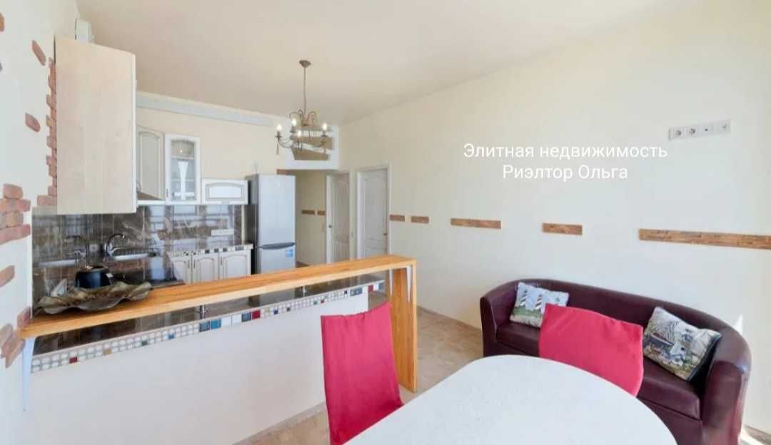 Two-bedroom apartment with panoramic sea view in Ruslana and Lyudmila Complex