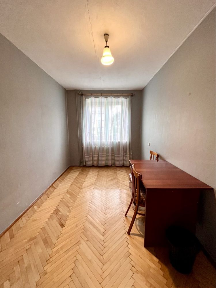 2-Room Apartment on Kn. Olhy Street, Near V. Velykoho Street