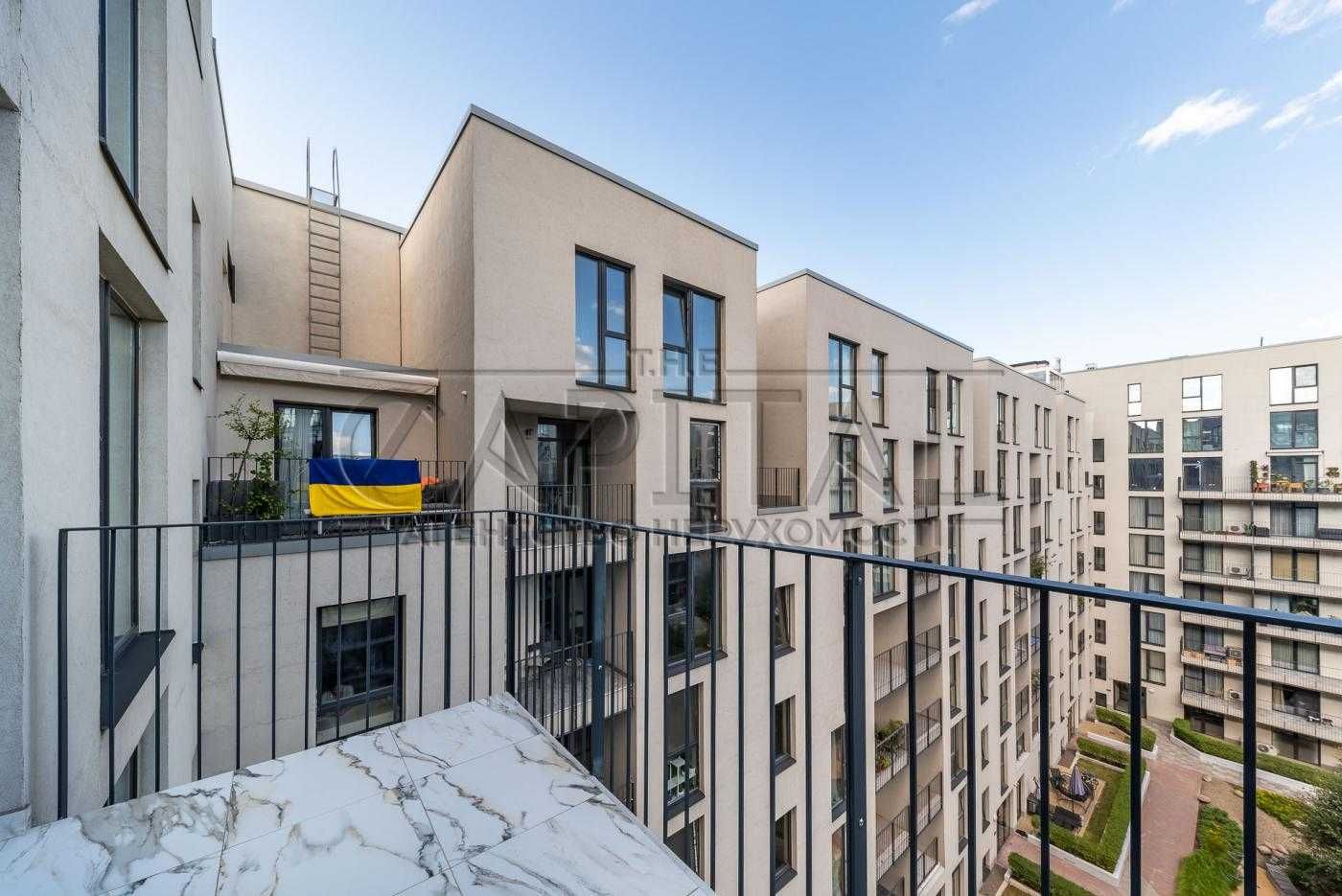 1-Bedroom Apartment in Rybalsky Complex, Podol Area, Designer Interior