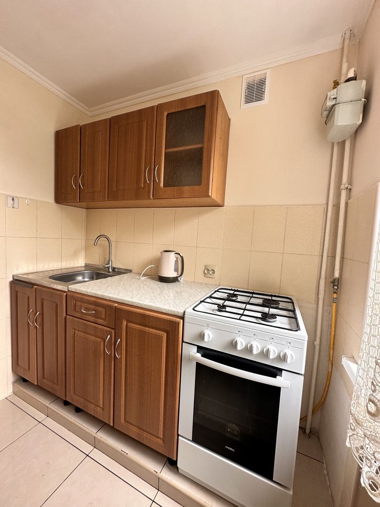 2-Room Apartment near Pivdennyi Shopping Center, Vyhovskyi Street