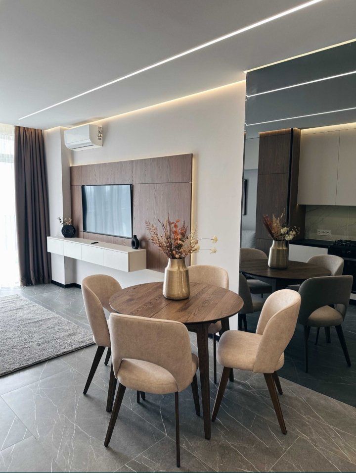 Luxury Apartment in Lychakiv District with Park View