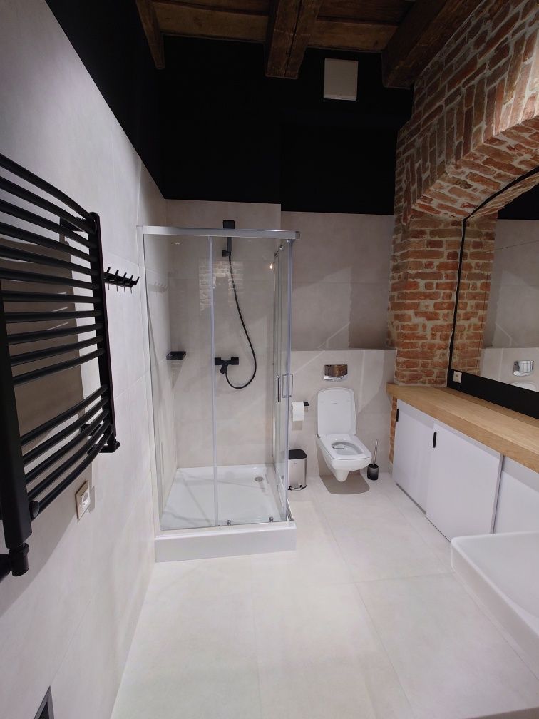 Stylish Loft Apartment at Market Square with Designer Renovation