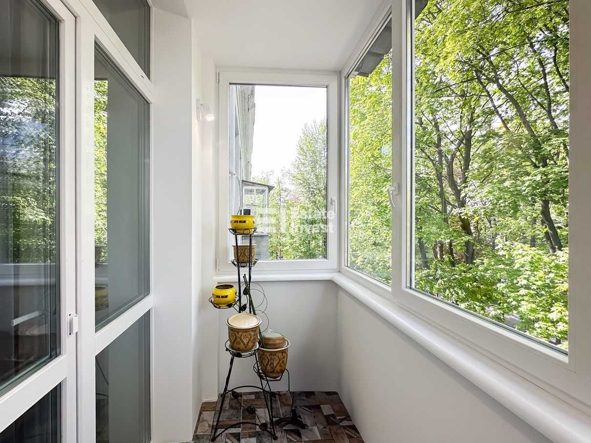 Spacious 2-Room Apartment with Designer Renovation on Chernyshevska Street