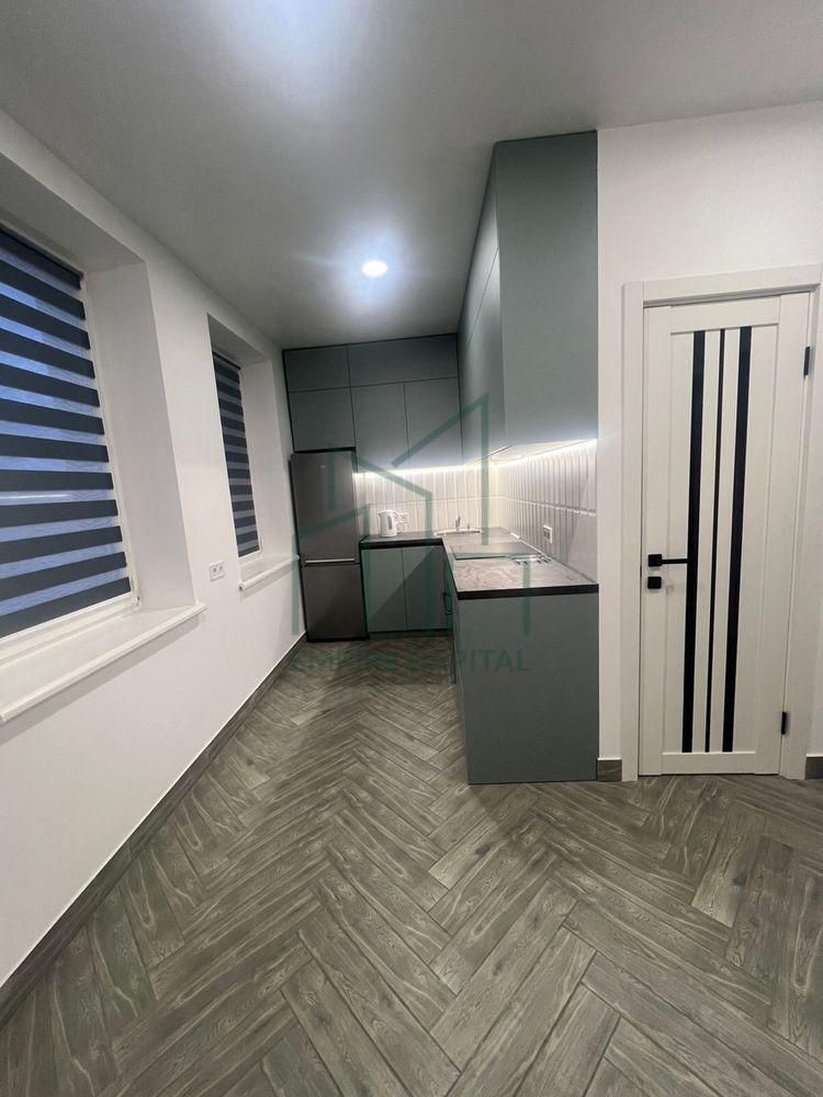 Modern 1-Bedroom Apartment with Parking on Perekopska